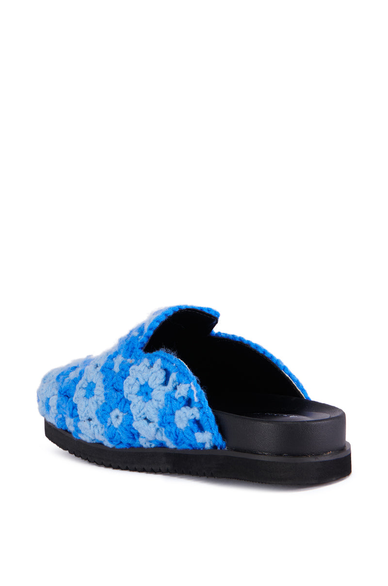 AZALEA WANG EFRYN BLUE FLOWER EMBROIDERED CLOG