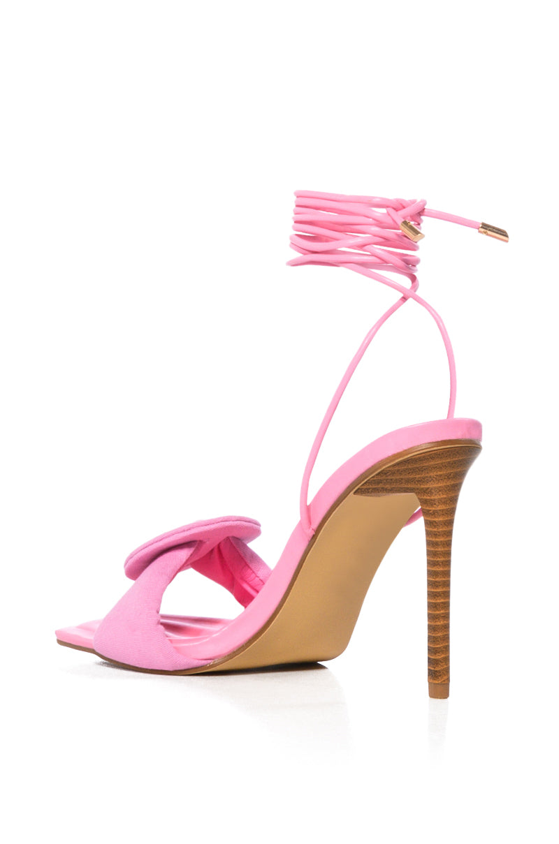 LAYLA BUCKLE SANDAL IN PINK