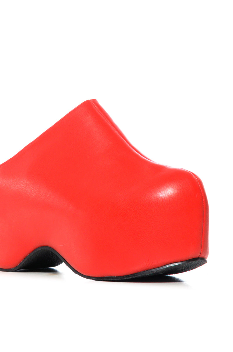 AZALEA WANG BALM RED PU CLOG