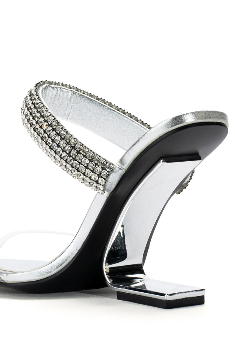 AZALEA WANG VANCE METALLIC WEDGE SANDAL IN SILVER