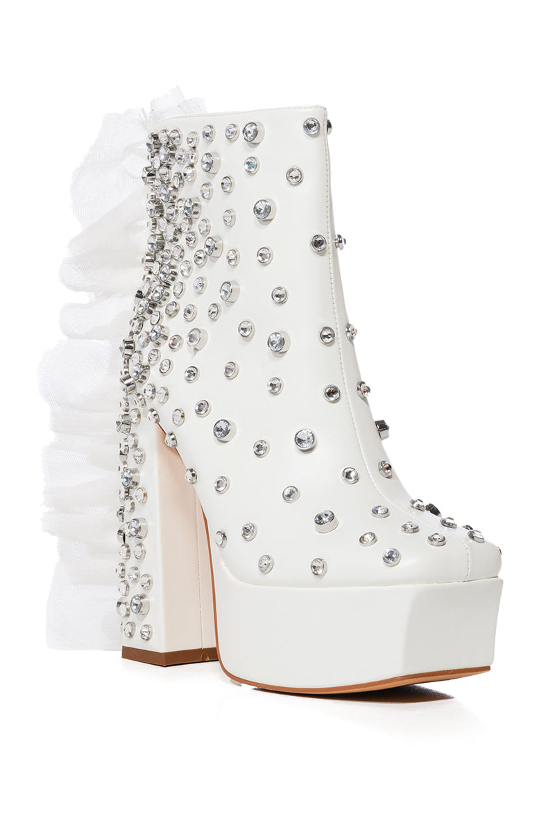 AZALEA WANG MYKA EMBELLISHED BOOTIE IN WHITE