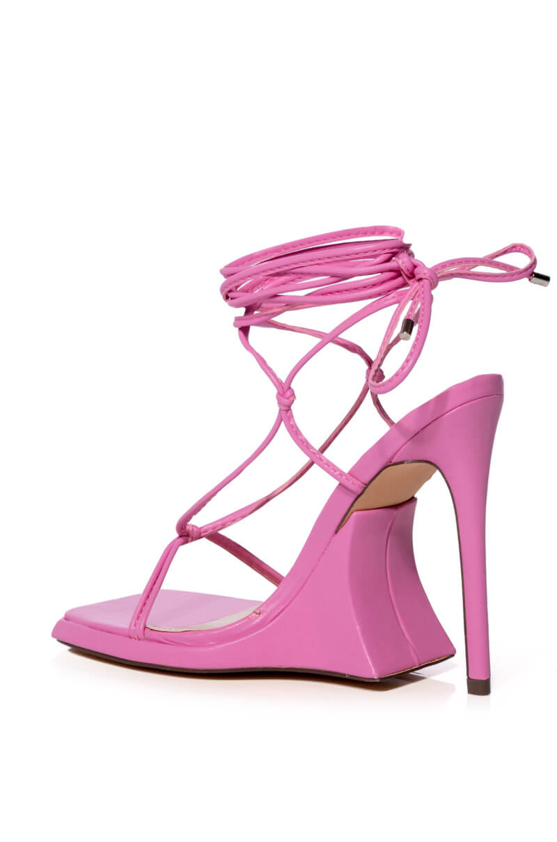 AZALEA WANG IMPULSIVE CHUNKY PUMP IN PINK