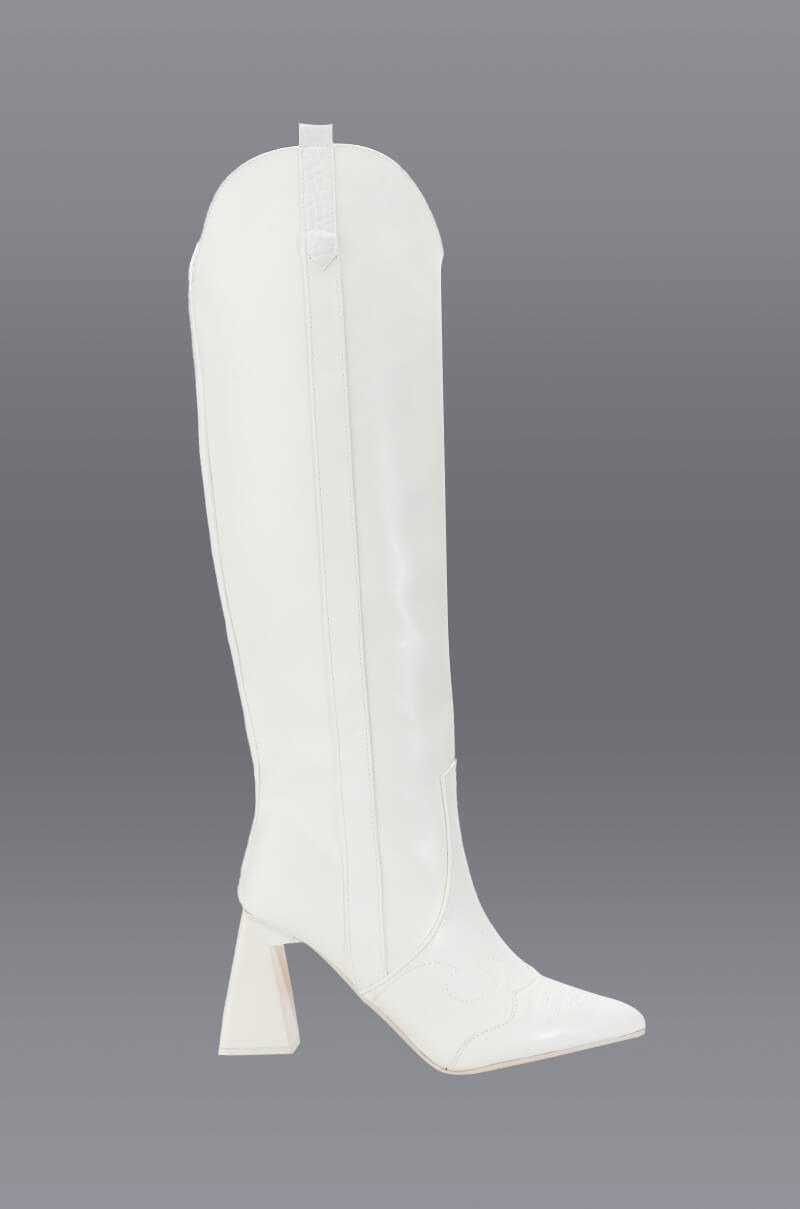 POSTED WHITE KNEE HIGH BOOT