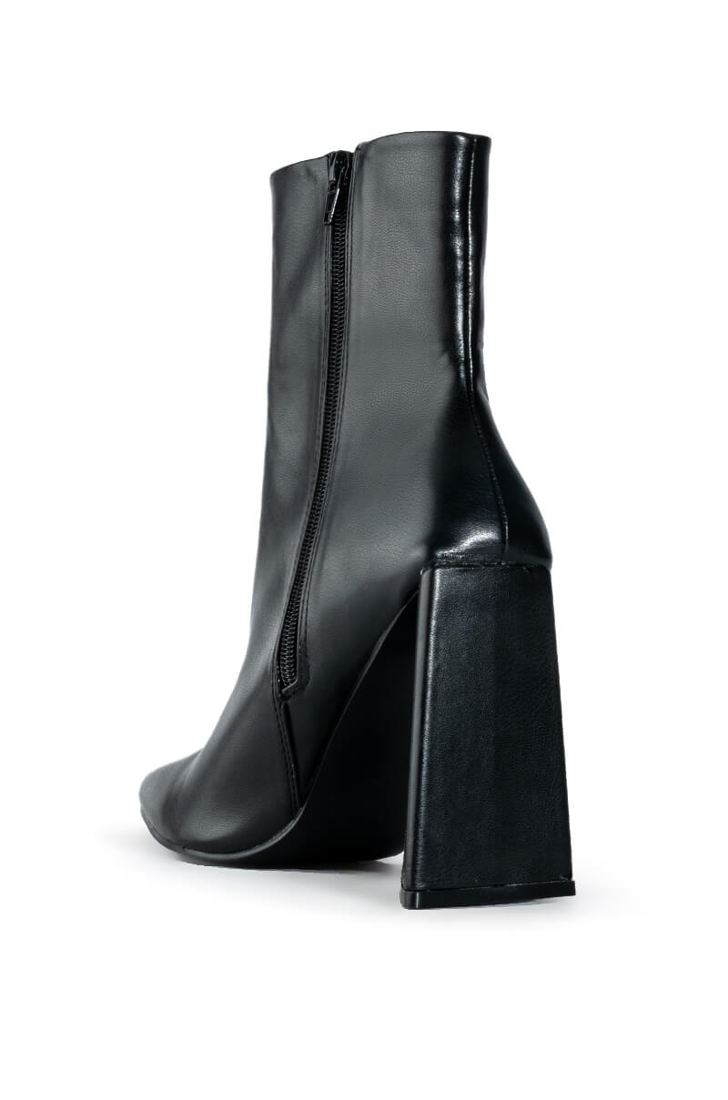 AZALEA WANG ATICA CHUNKY PU BOOTIE IN BLACK