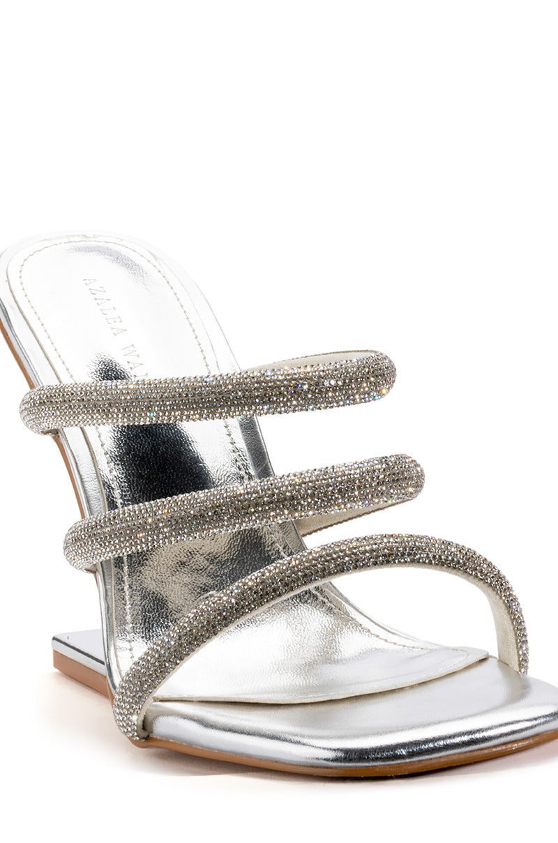 AZALEA WANG DIONNE EMBELLISHED CHUNKY SANDAL IN SILVER