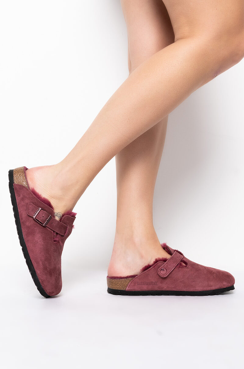 BIRKENSTOCK BOSTON SHEARLING SANDAL IN MAROON