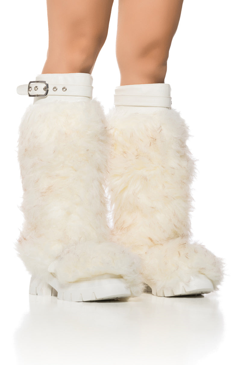 AZALEA WANG TOMMIE WHITE FURRY BOOT