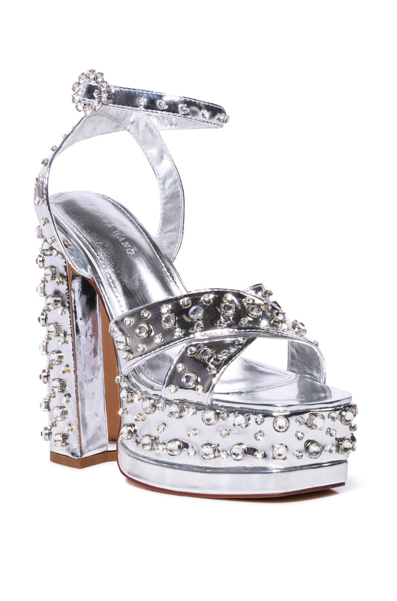 AZALEA WANG FRANCIE EMBELLISHED CHUNKY SANDAL IN SILVER