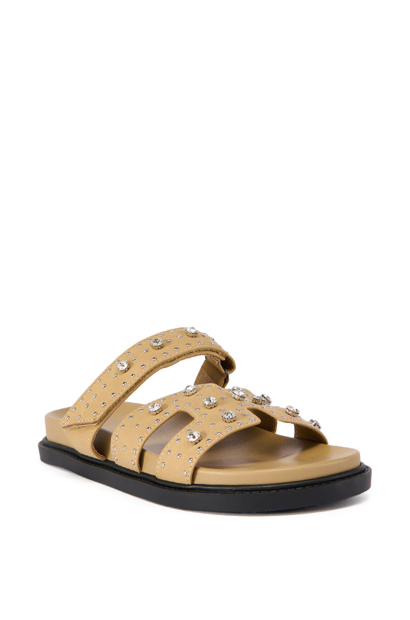 LEISURE EMBELLISHED FLAT SANDAL IN NUDE