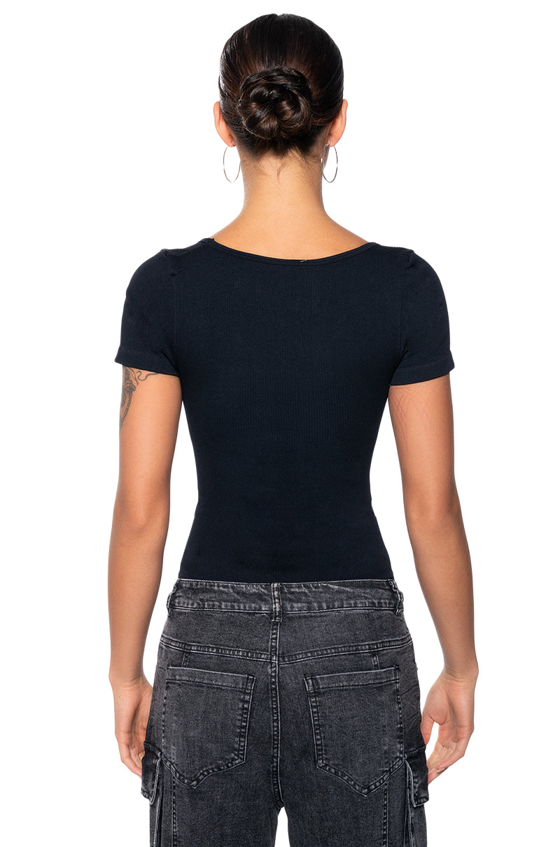 PAXTON SQUARE NECK SEAMLESS SHORT SLEEVE BODYSUIT IN BLACK