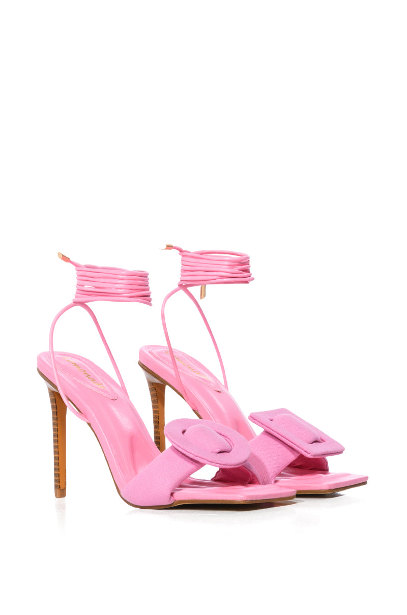 LAYLA BUCKLE SANDAL IN PINK