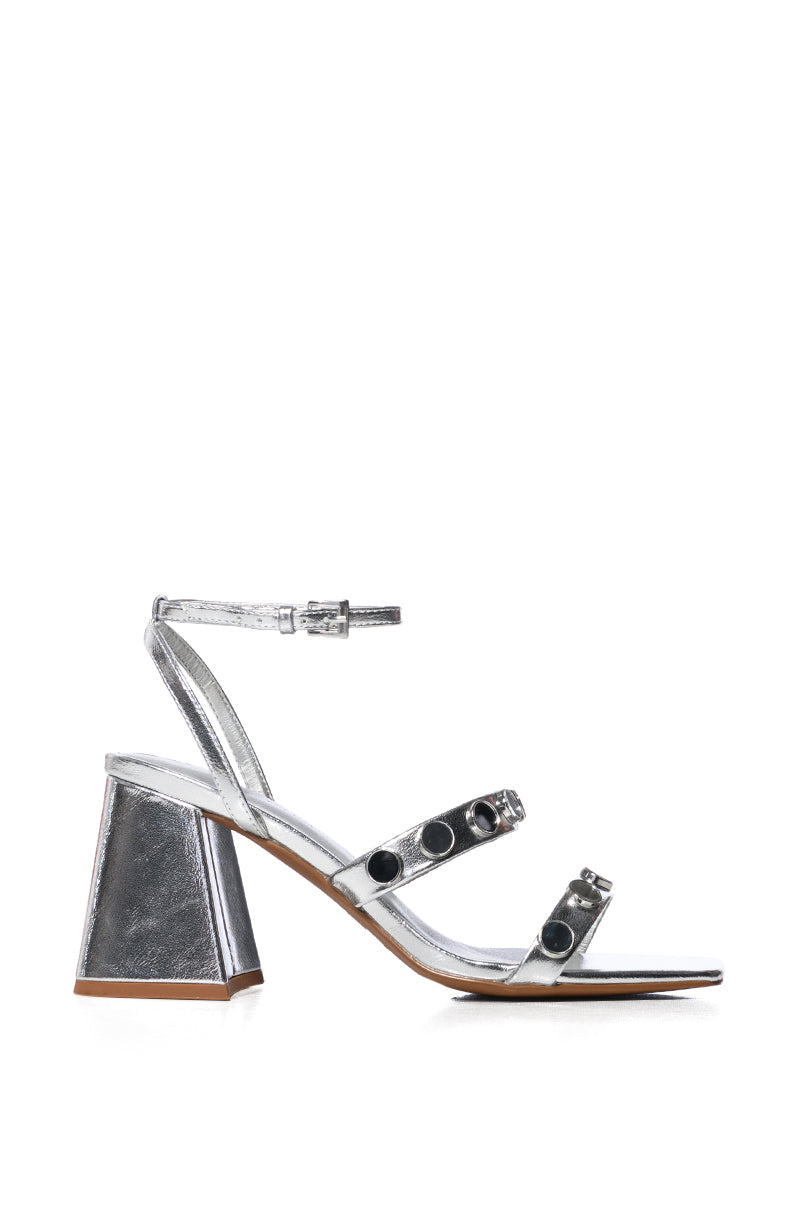 AZALEA WANG EVANGELINE SILVER CHUNKY SANDAL