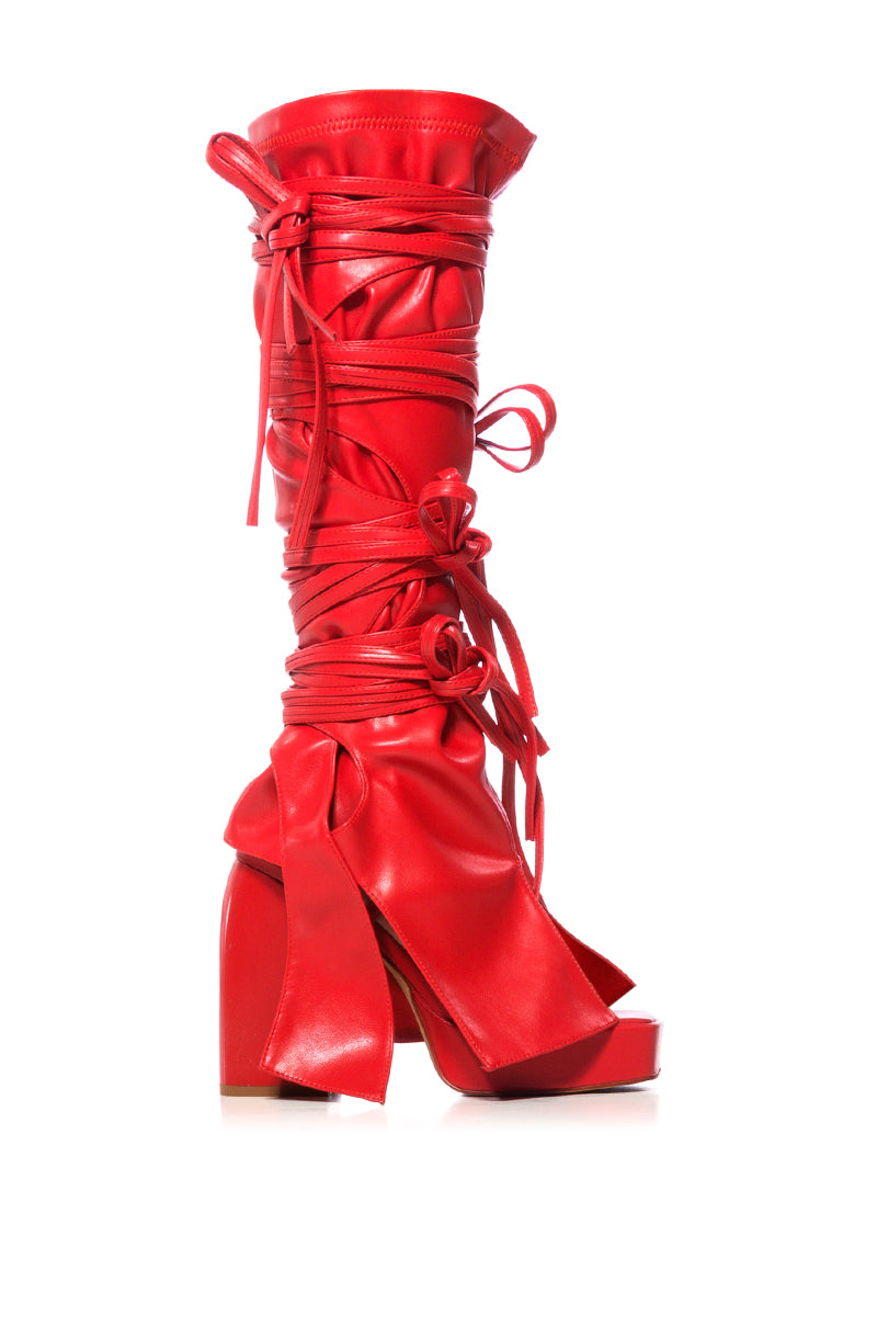 AZALEA WANG LENNOX 2 IN 1 STRAPPY SANDAL IN RED