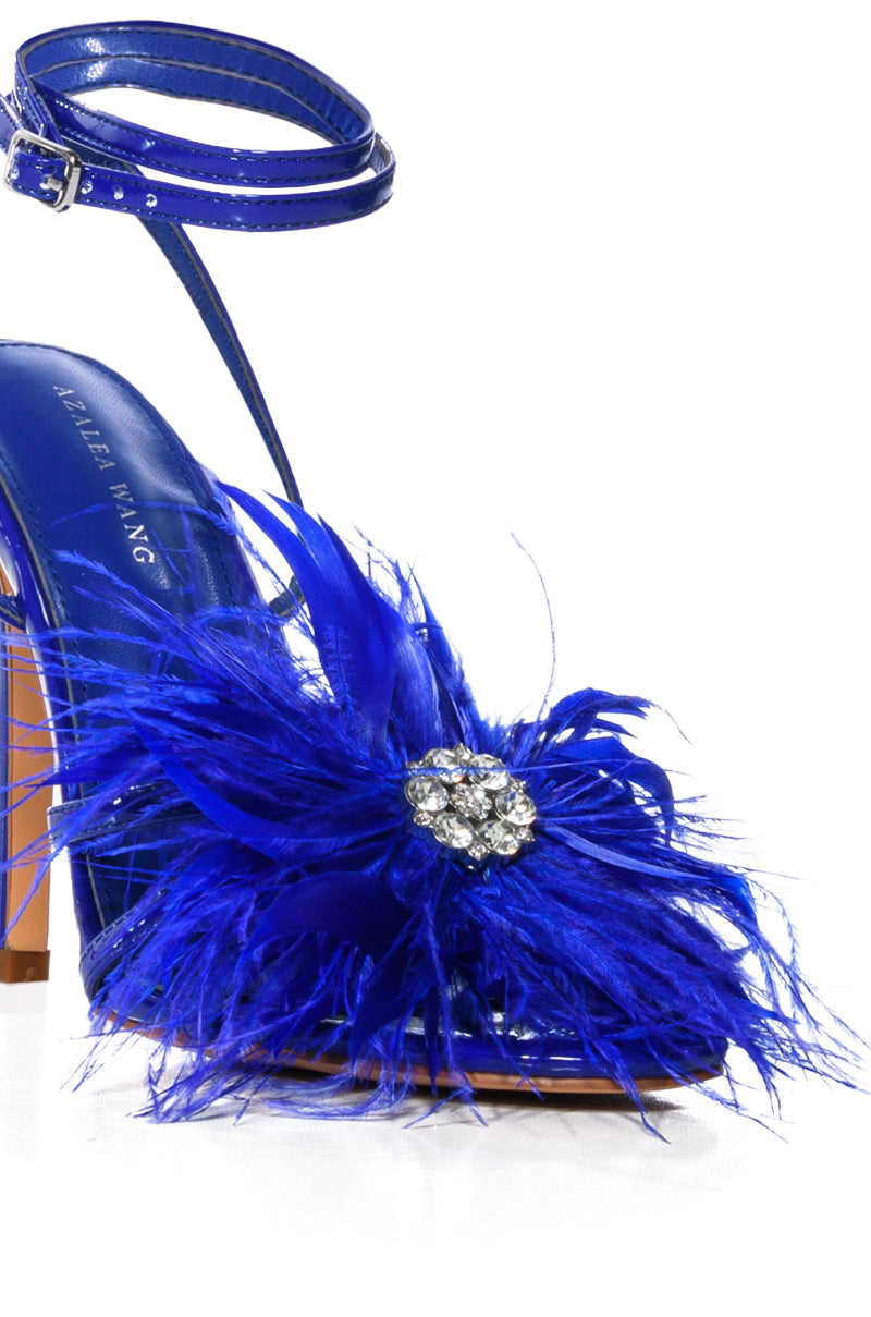 AZALEA WANG SANTOS FEATHER FLOWER DECOR SANDAL IN BLUE