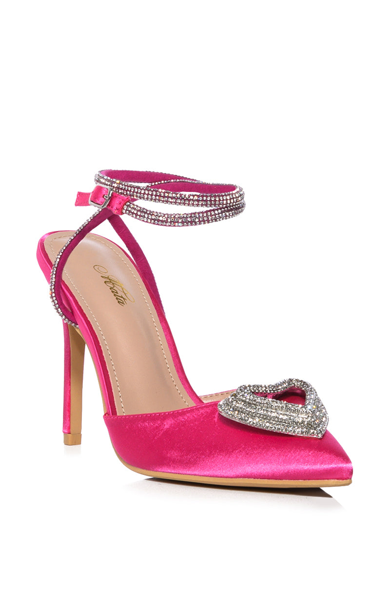 BROKEN LINES RED PUMP WITH HEART EMBELLISHMENT