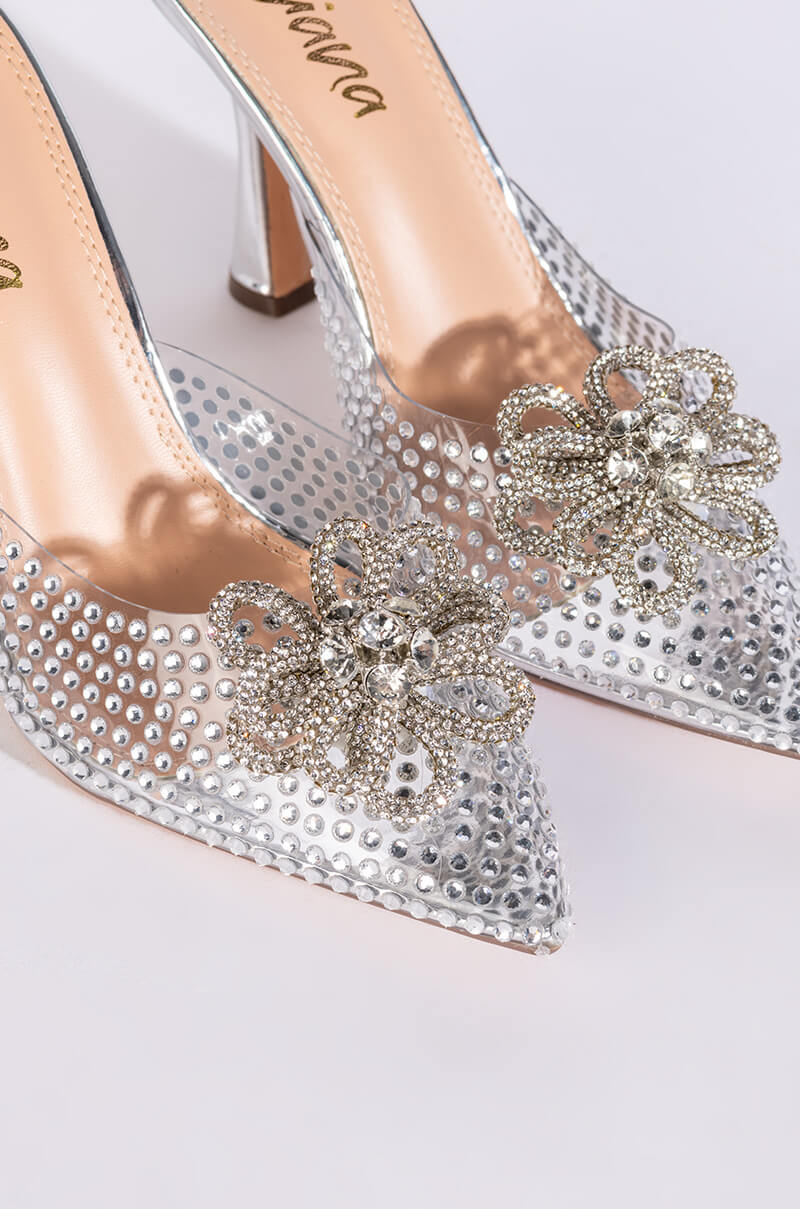 DIVINNY EMBELLISHED PUMP IN SILVER