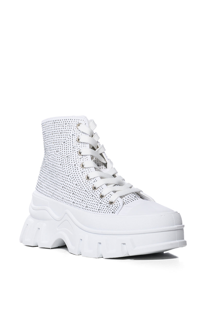 AZALEA WANG LIBBIE EMBELLISHED SNEAKER IN WHITE