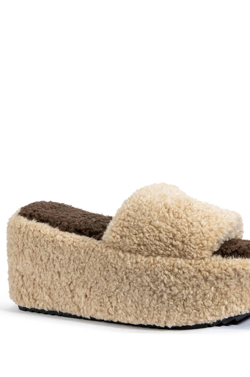 PIPA SHERPA MULE IN BEIGE