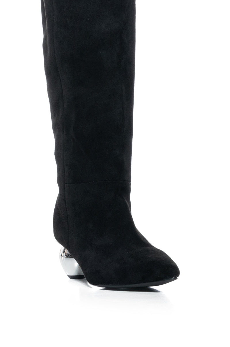 AZALEA WANG WARRINGTON BLACK BOOT WITH ROUND HEEL