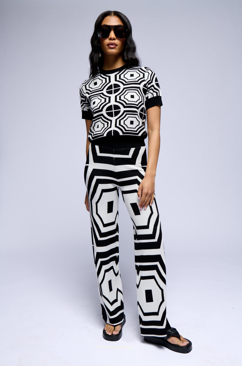 STOP AND STARE GEOMETRIC PRINT KNIT PANT