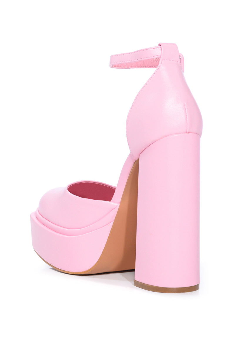 AZALEA WANG MONTGOMERY CHUNKY PUMP IN PINK