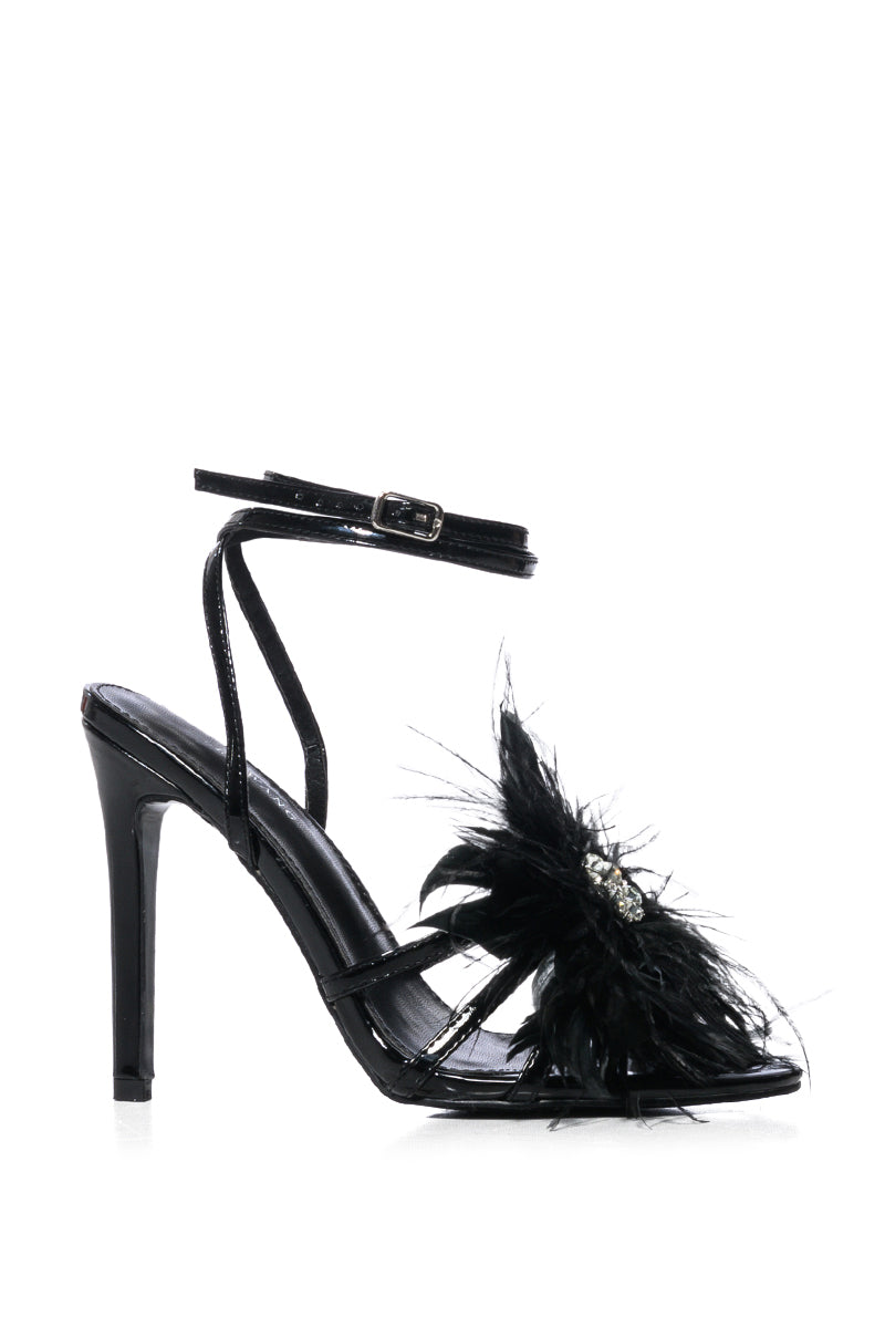 AZALEA WANG SANTOS FEATHER FLOWER DECOR SANDAL IN BLACK