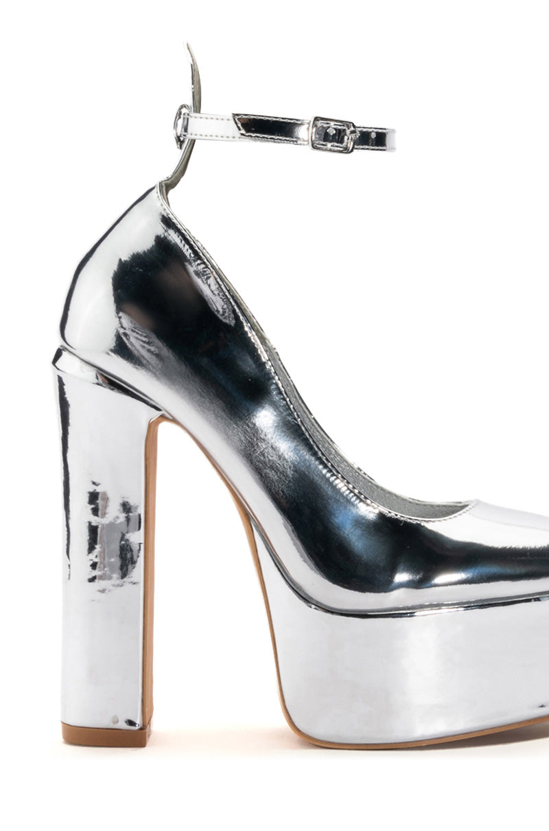 AZALEA WANG LUCIANA MIRROR PUMP IN SILVER