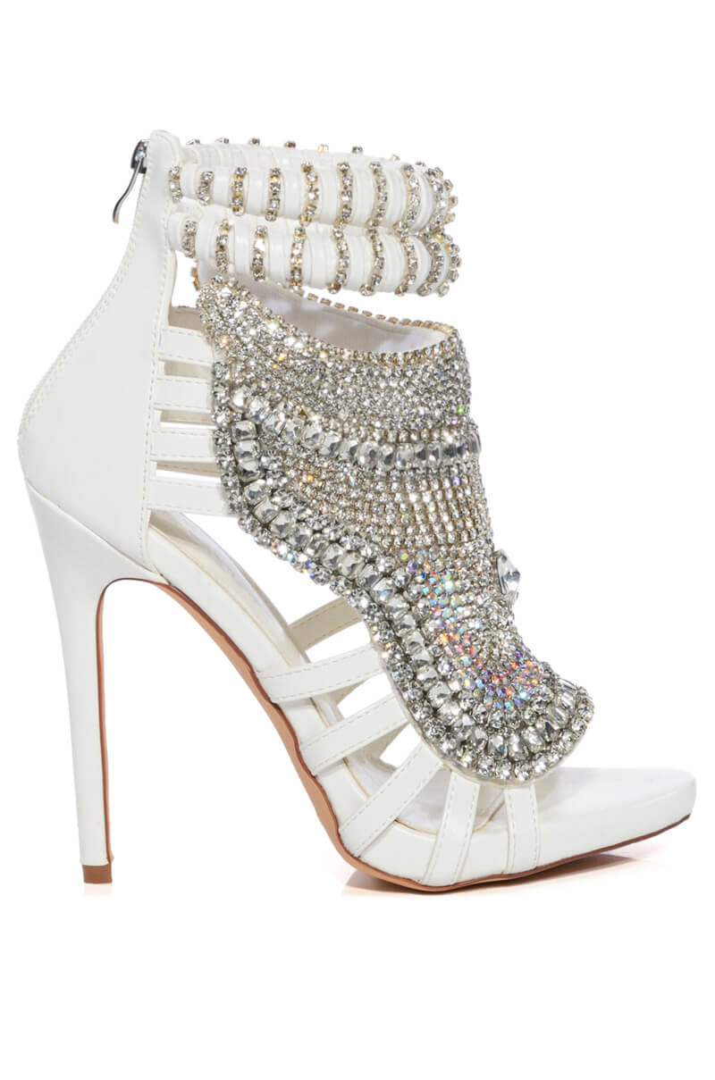 AZALEA WANG PUSHER STILETTO MULE SANDAL IN WHITE