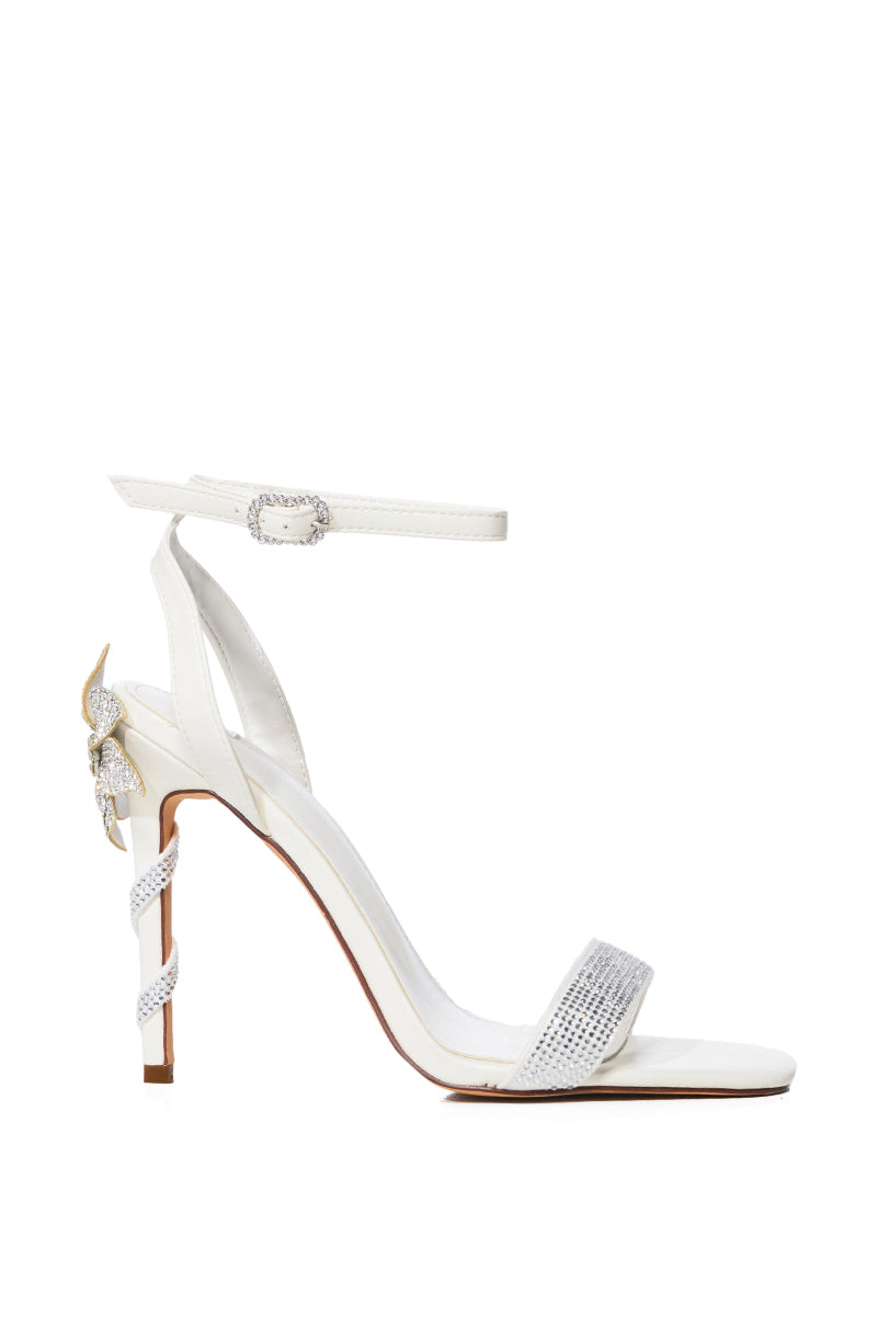 AZALEA WANG BALSAM EMBELLISHED FLOWER DECOR SANDAL IN WHITE