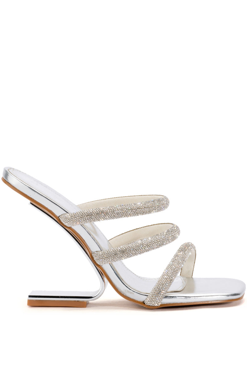 AZALEA WANG DIONNE EMBELLISHED CHUNKY SANDAL IN SILVER