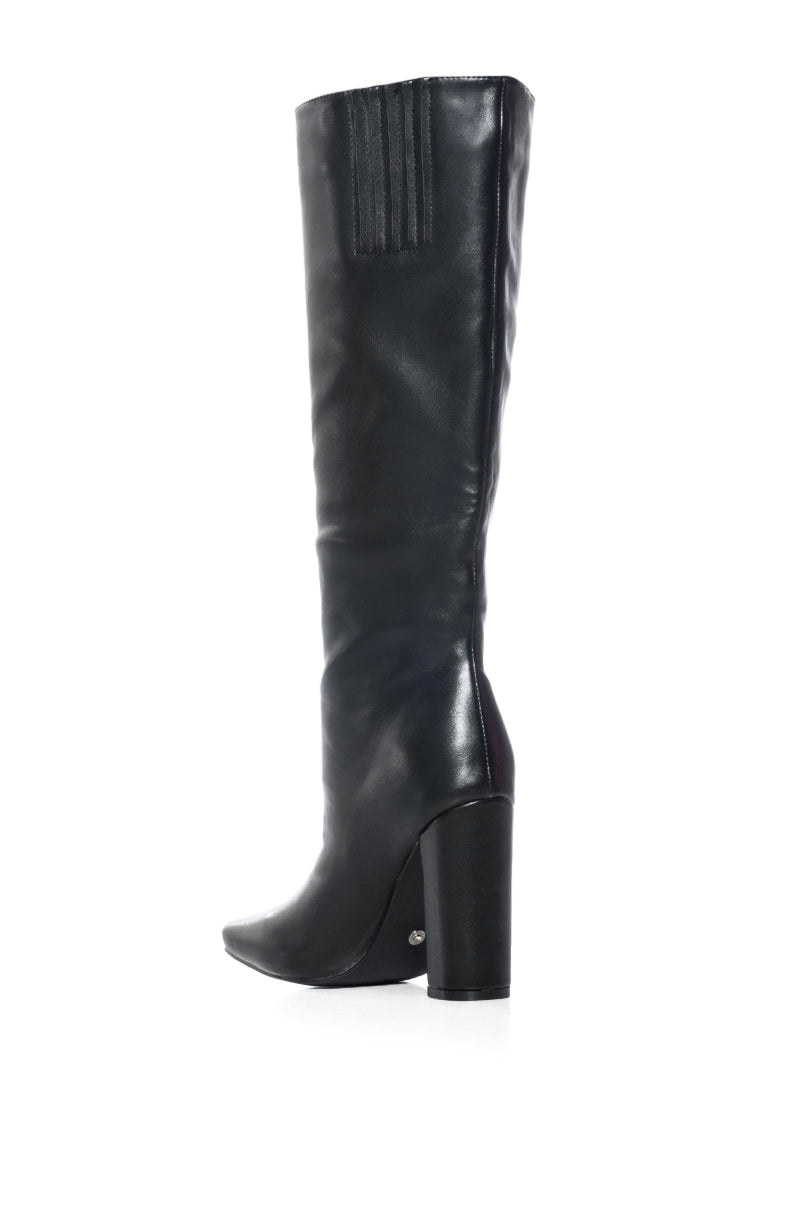 AZALEA WANG MAGNETIZED CHUNKY BOOT IN BLACK