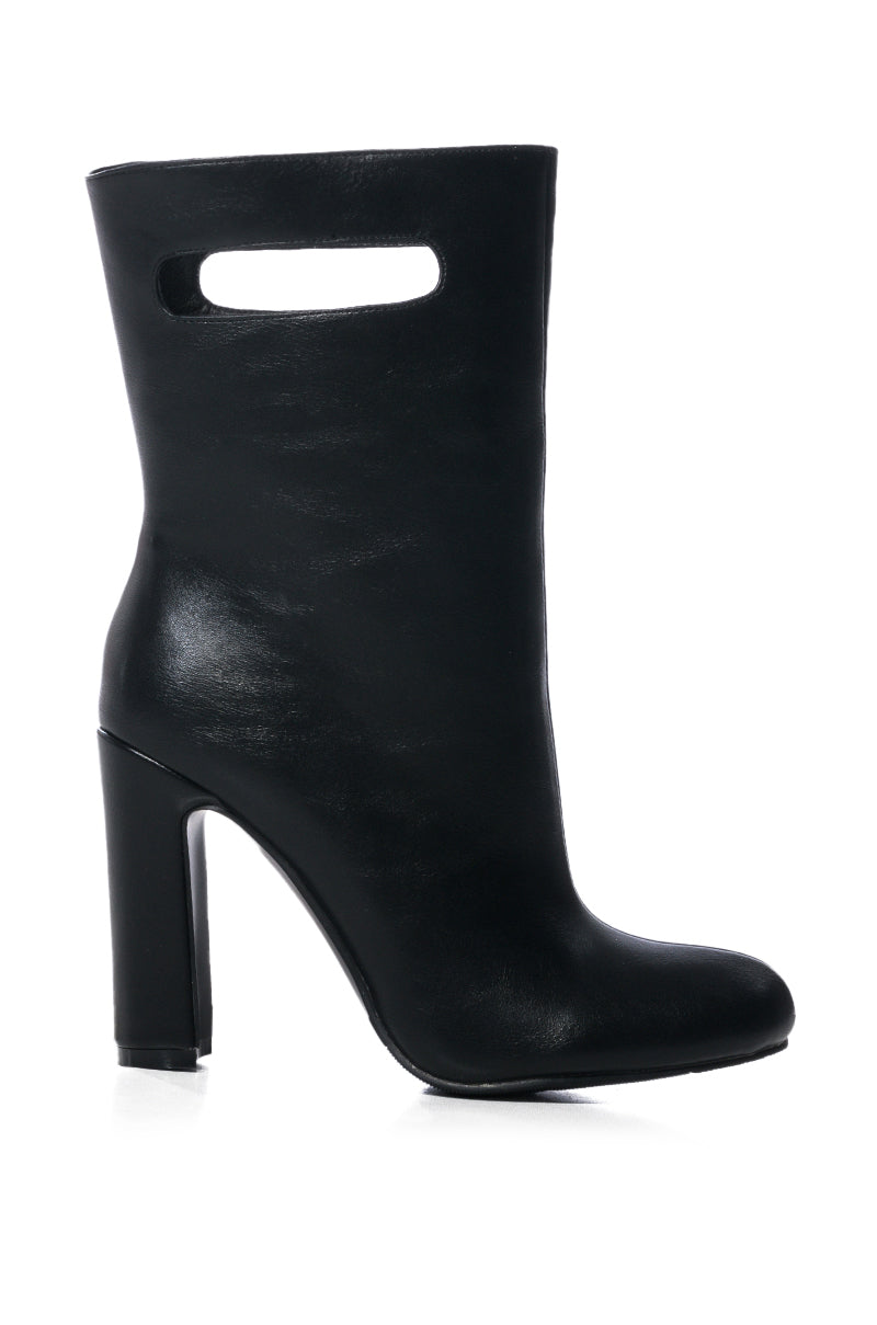 AZALEA WANG NAYELI BLACK HANDLE BOOTIE