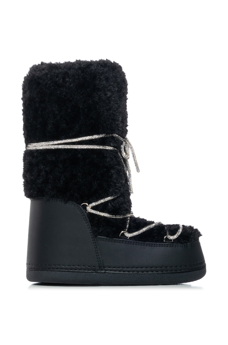 AZALEA WANG OLWEN BLACK FUZZY MOON BOOT WITH SPARKLE LACES