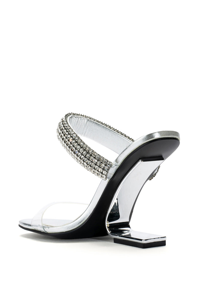 AZALEA WANG VANCE METALLIC WEDGE SANDAL IN SILVER