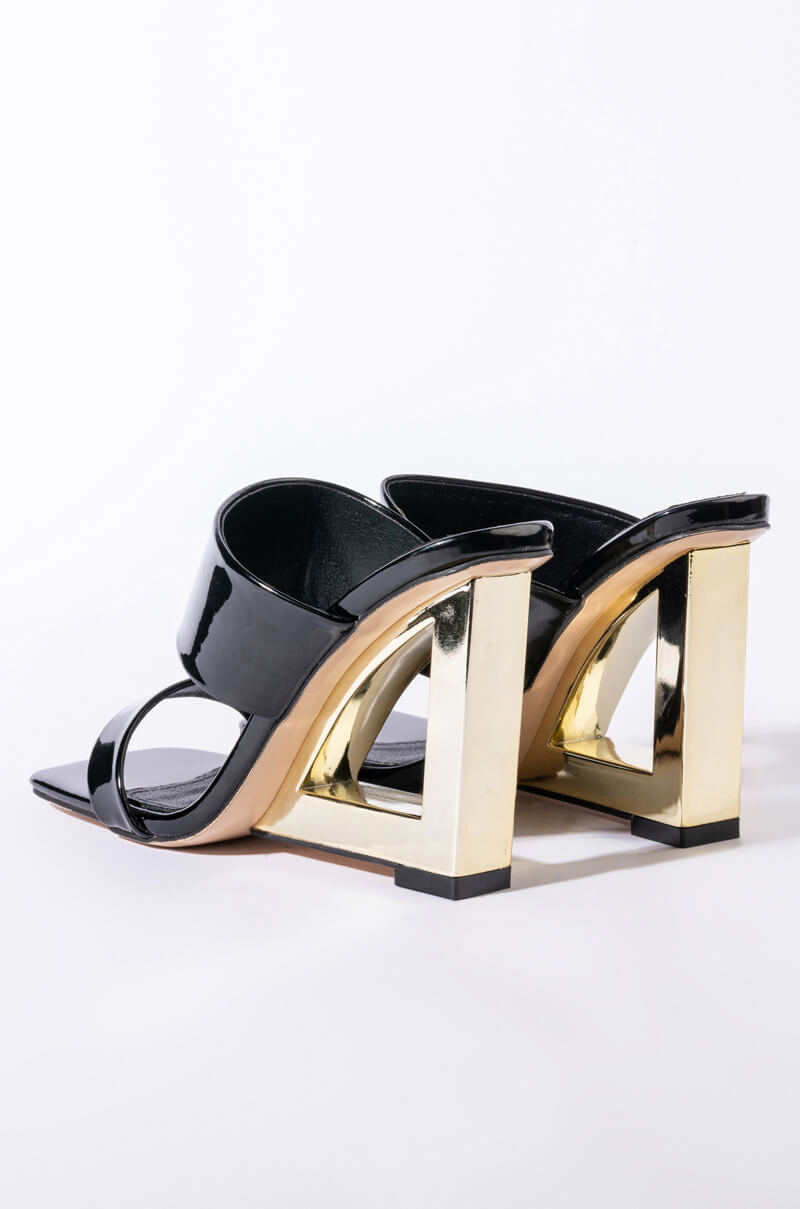 AZALEA WANG HEAD IN THE CLOUDS WEDGE SANDAL IN BLACK