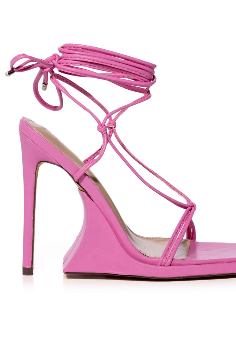 AZALEA WANG IMPULSIVE CHUNKY PUMP IN PINK