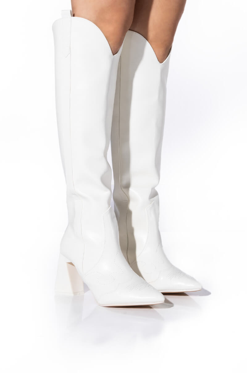 POSTED WHITE KNEE HIGH BOOT