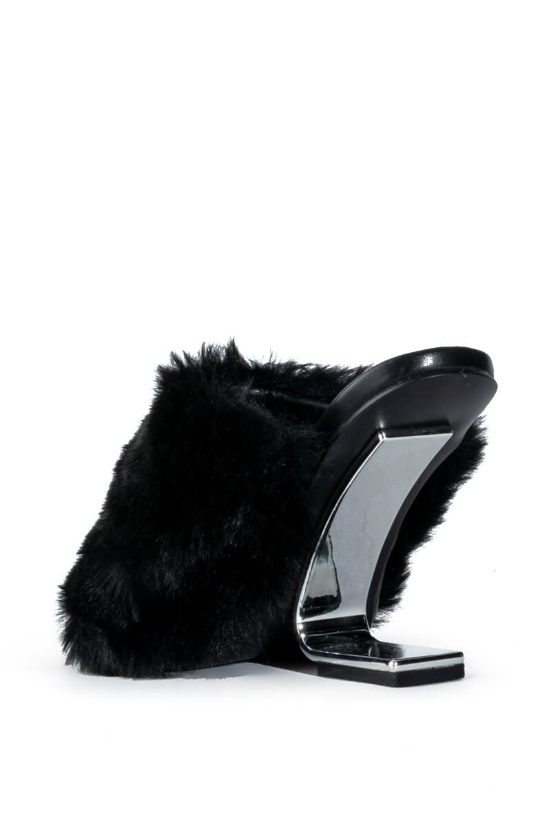 AZALEA WANG REMI FUR WEDGE SANDAL IN BLACK