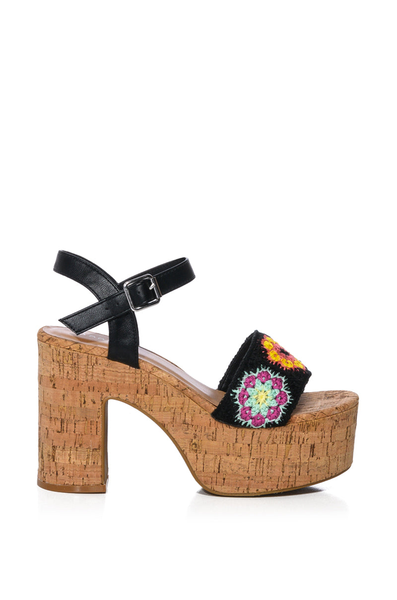 FORTE CHUNKY FLATFORM SANDAL IN BLACKMULTI