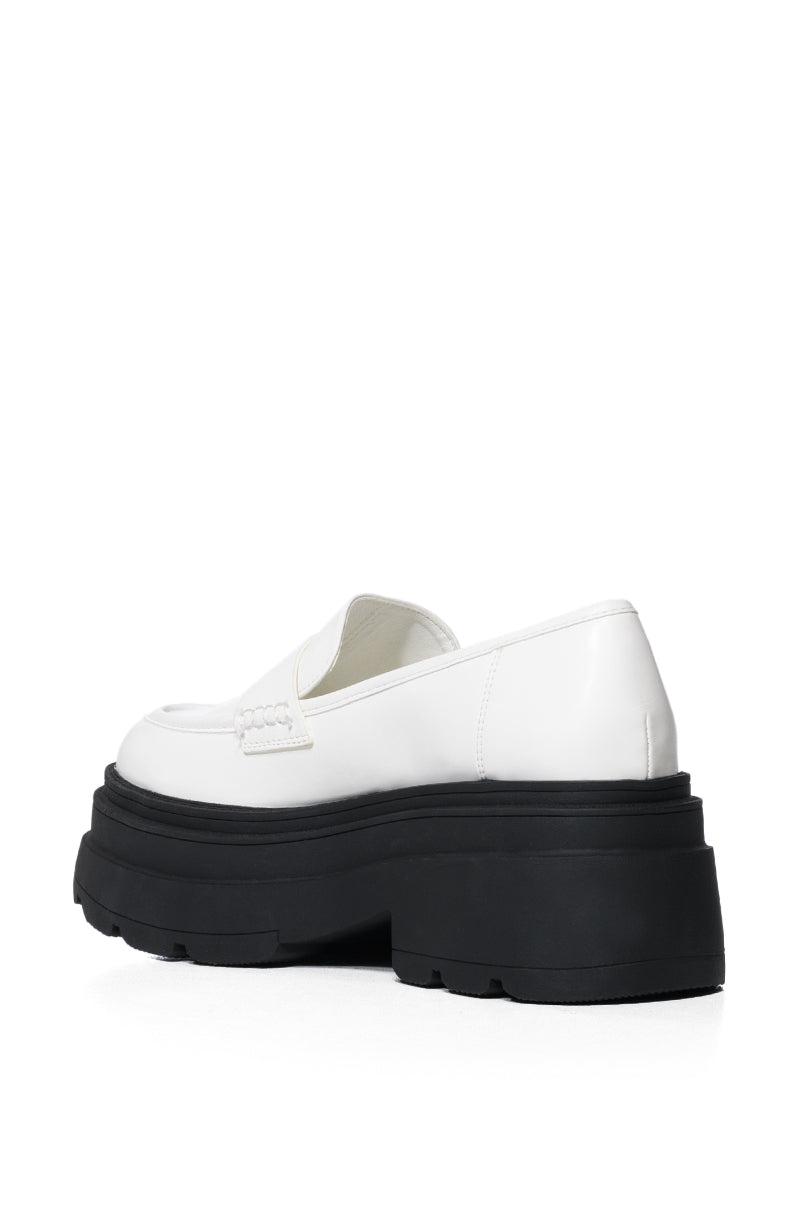 AZALEA WANG PAX CLASSIC FLATFORM LOAFER IN WHITE