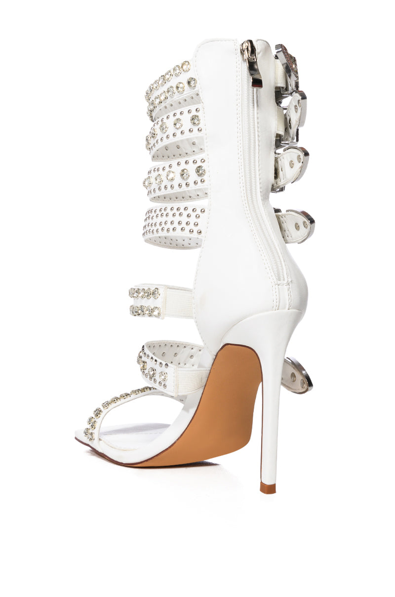 AZALEA WANG PEPPERMINT BUCKLE GLADIATOR SANDAL IN WHITE