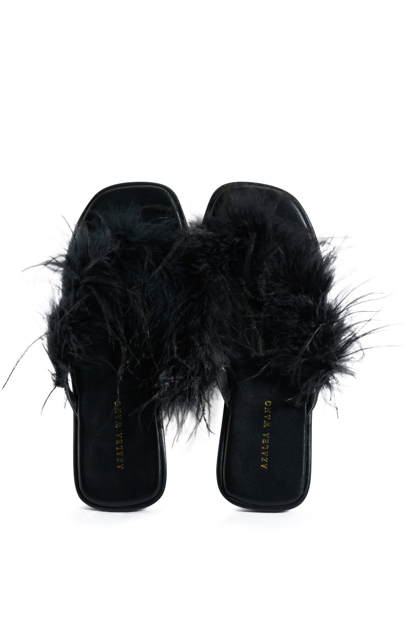 AZALEA WANG PAMMY FEATHER FLAT SANDAL IN BLACK