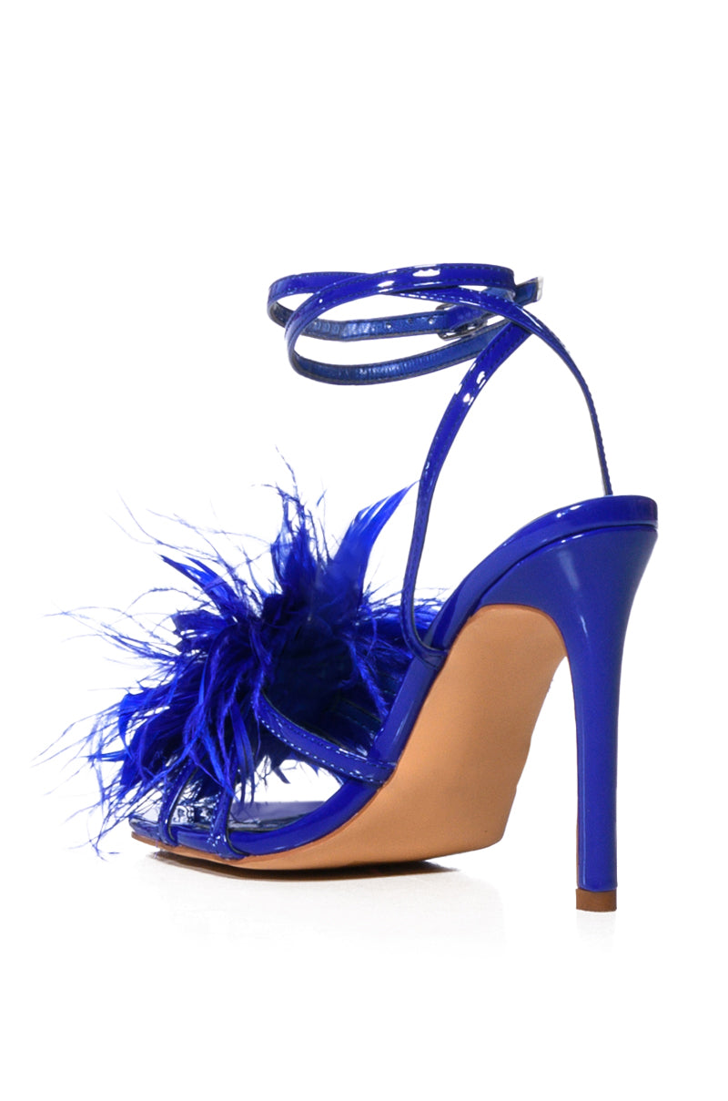 AZALEA WANG SANTOS FEATHER FLOWER DECOR SANDAL IN BLUE