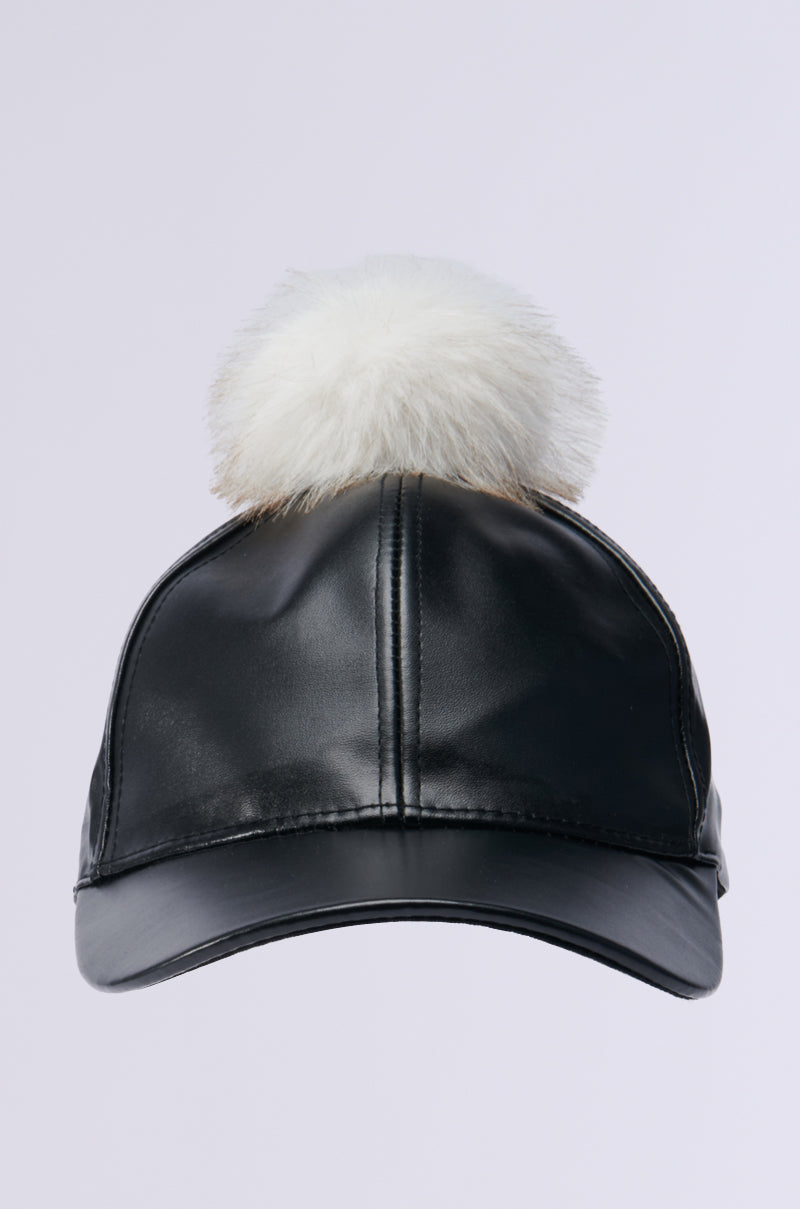 TOASTIE FAUX FUR POM HAT