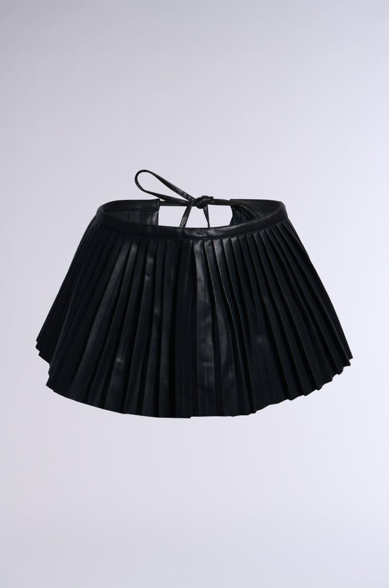 FANNED OUT PU BELT SKIRT