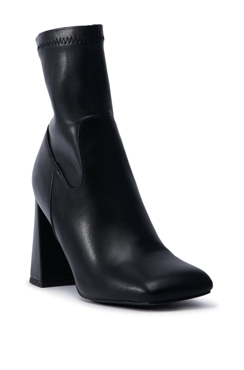 AZALEA WANG EMRYS BLACK CHUNKY BOOTIE