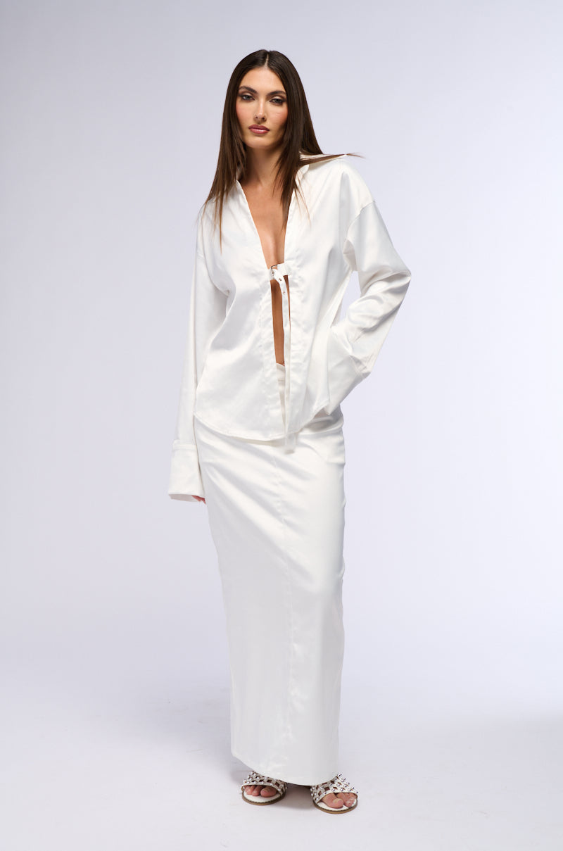 BELLISSIMA SATIN FINISH COLLARED BLOUSE IN WHITE