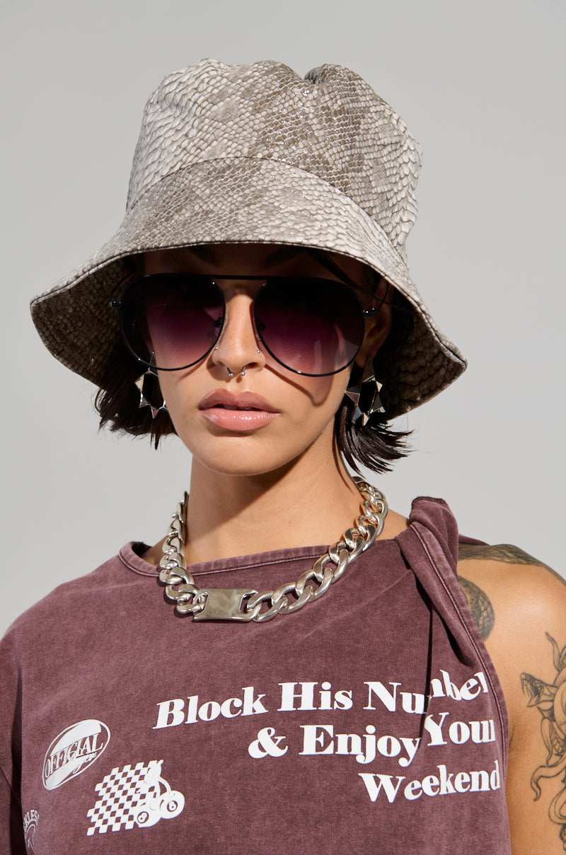 TINA SNAKE BUCKET HAT