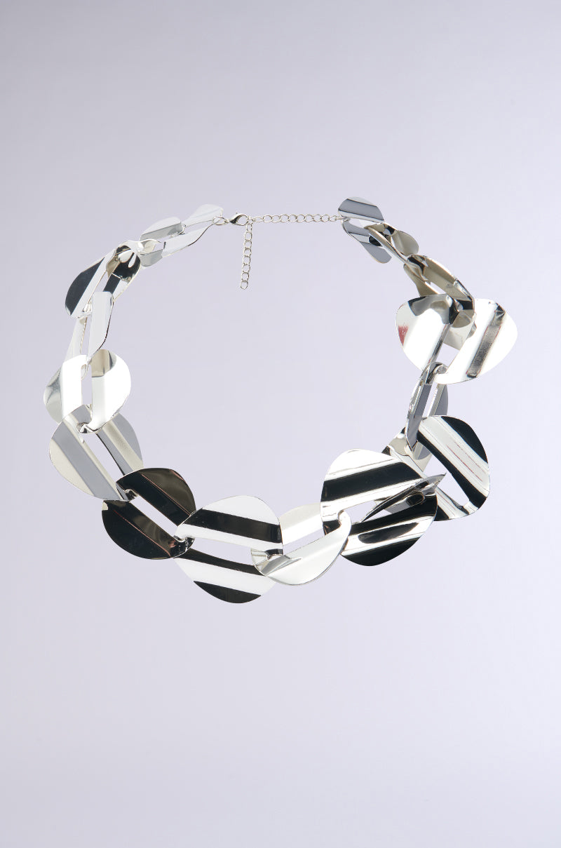 IYKYK STATEMENT NECKLACE