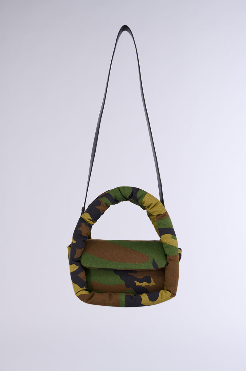 CAMO PUFFER BAG